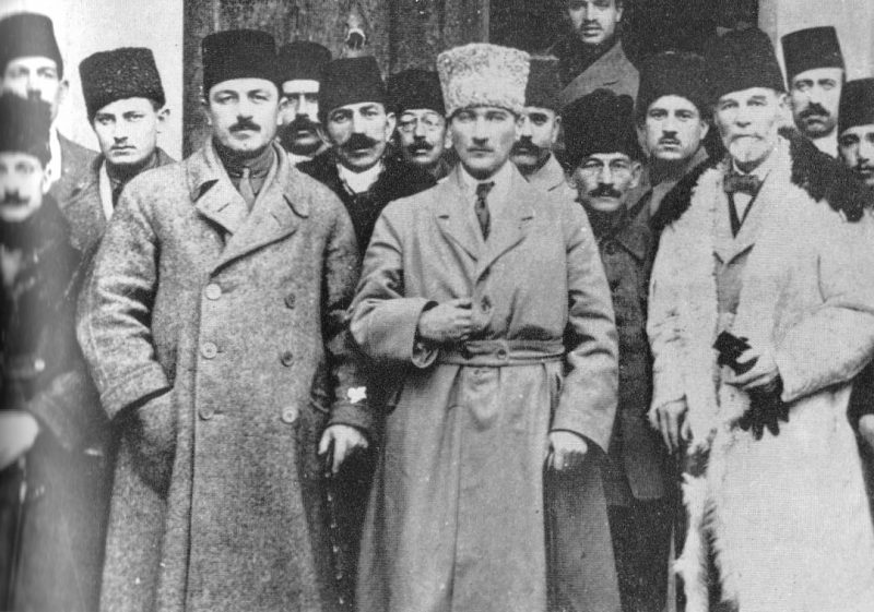 Rauf Bey, Mustafa Kemal ve Rüstem Bilinski Sivas Kongresi sırasında, 1919