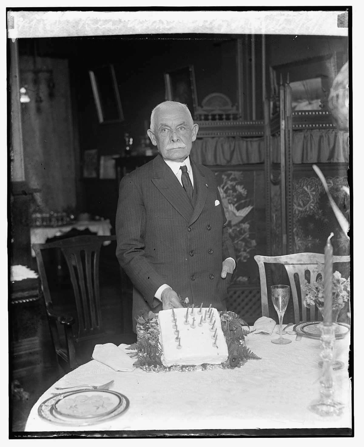 Emekli Tuğamiral Colby Mitchell Chester, 1924
