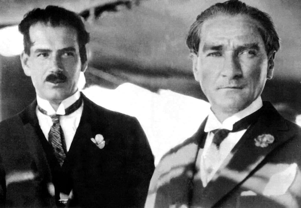 Ruşen Eşref ve Mustafa Kemal