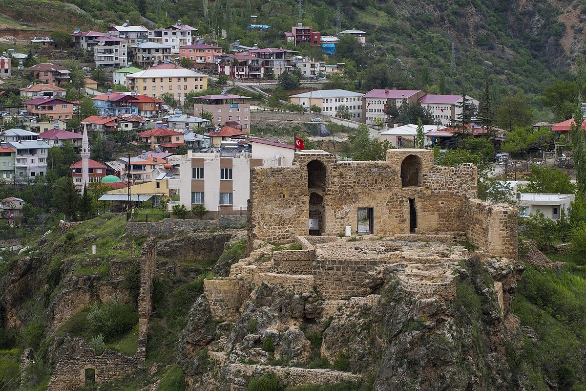 Haçin (Saimbeyli) kalesi