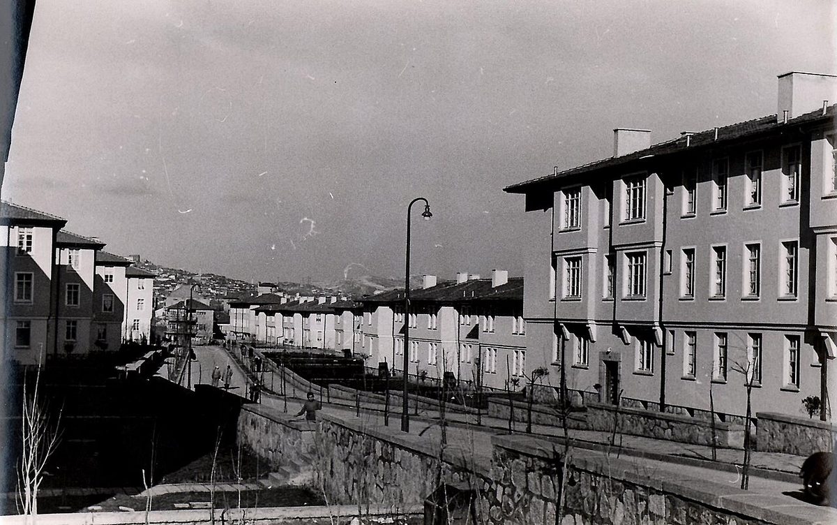 Bankanın inşa ettiği Saraçoğlu Mahallesi'nden bir görünüm