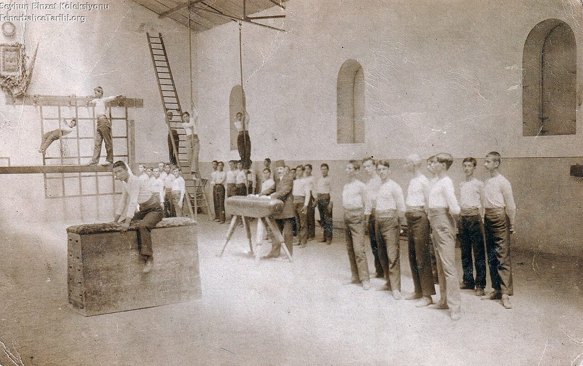 Selim Sırrı Tarcan, bir koleksiyon fotoğrafı