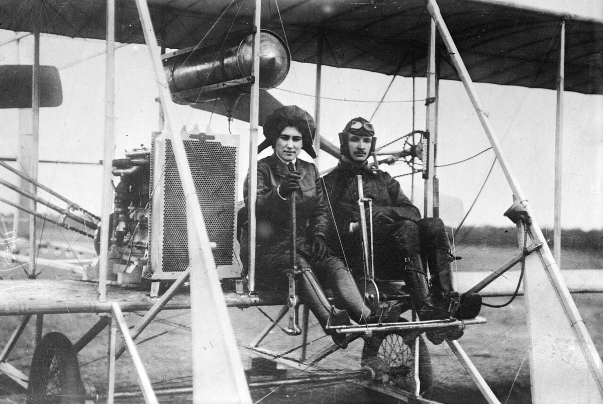 Rus havacı Yevgeniya Şahovskaya