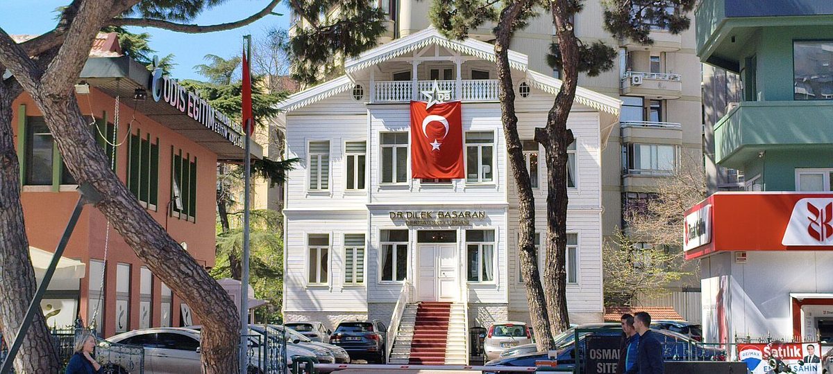 Erenköy'de Şemsettin Günaltay Caddesi'ndeki tarihî köşk