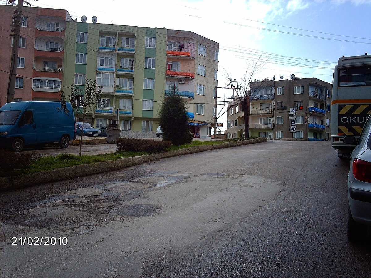 Mustafakemalpaşa'dan bir sokak