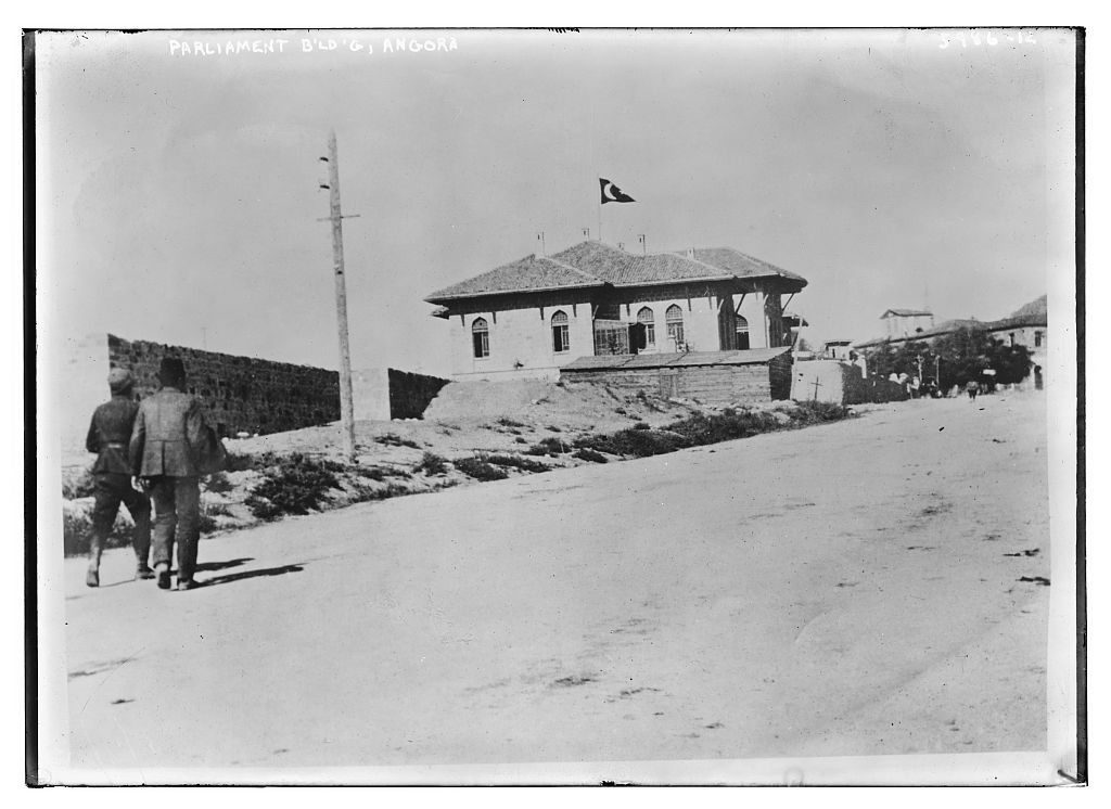 Ankara'daki Birinci Türkiye Büyük Millet Meclisi binası, 1920 dolayları