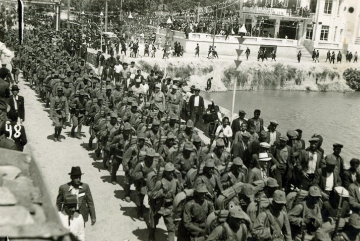 Türk birlikleri İskenderun Sancağı'na girerken, Temmuz 1938