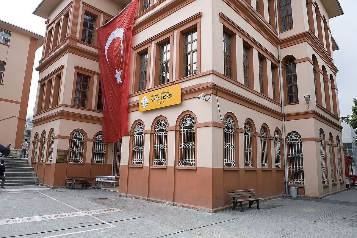 İstanbul'un Vefa semtindeki Vefa Lisesi binası