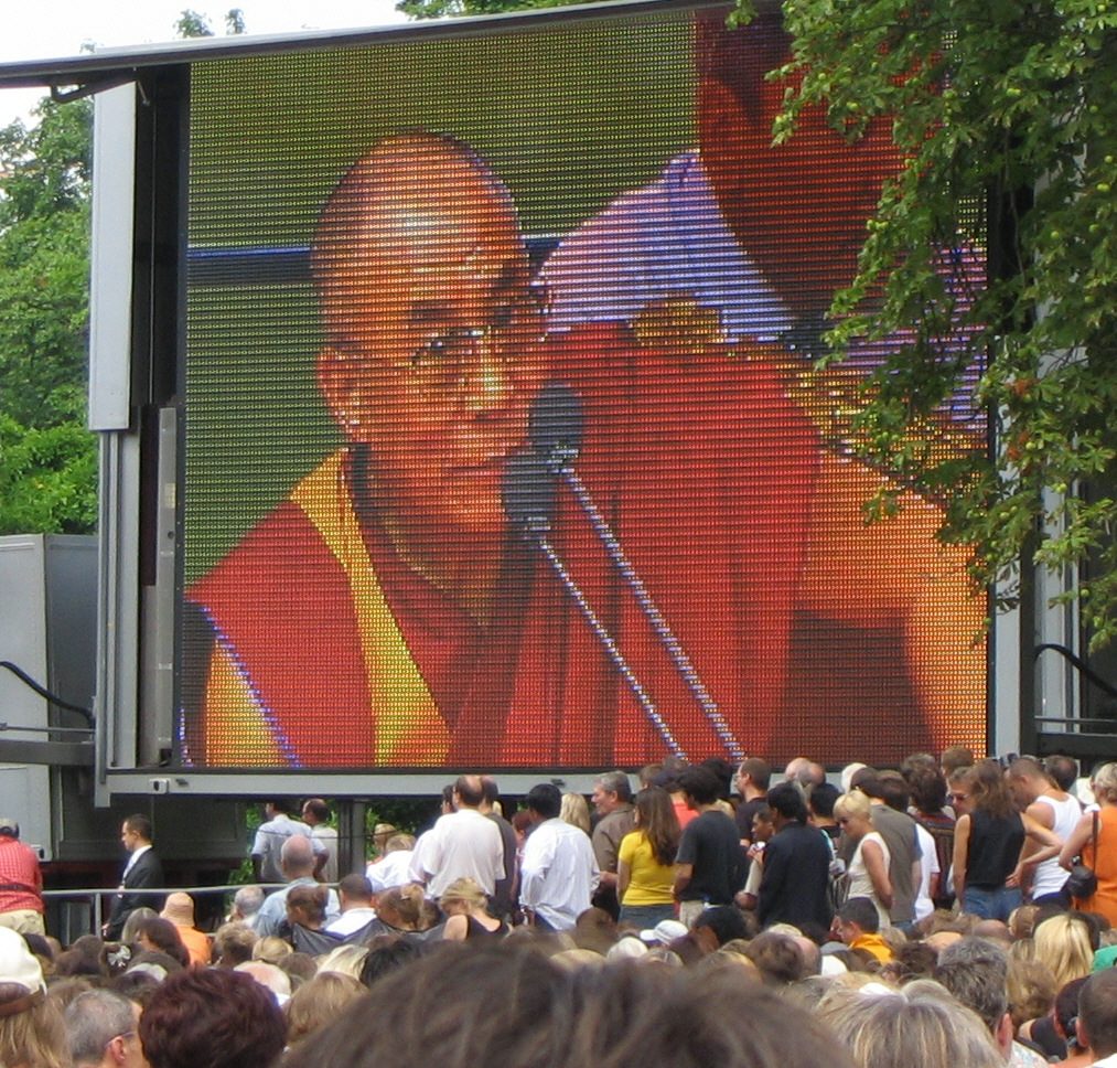 14. Dalay Lama Tenzin Gyatso, Wiesbaden