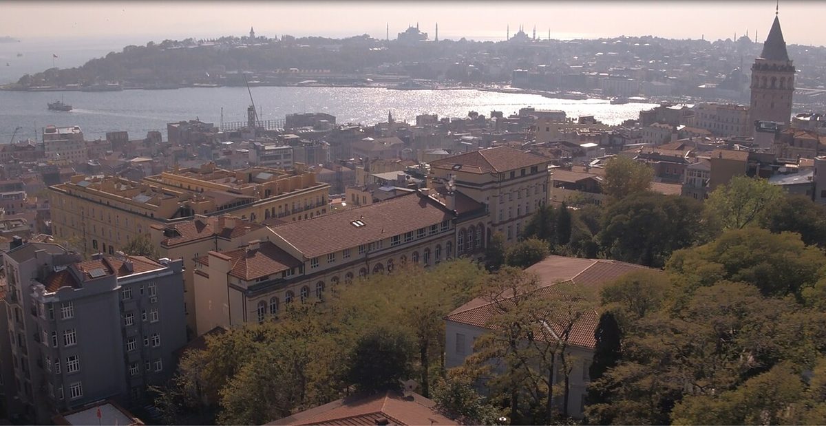 Beyoğlu'ndaki Özel Alman Lisesi binasının havadan görünümü