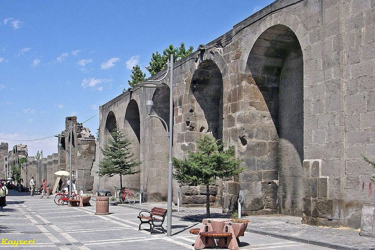 Kayseri'nin sur duvarları