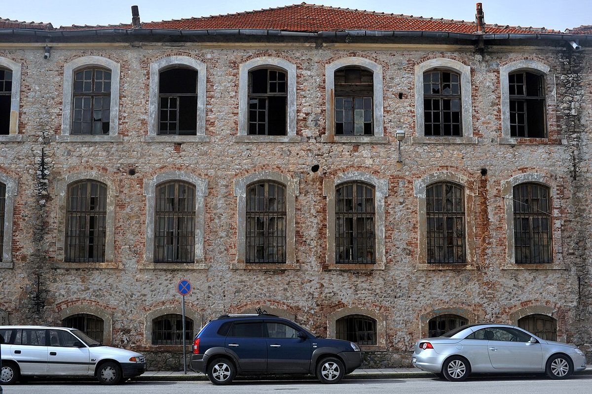 Yunanistan'ın İskeçe şehrindeki 19. yüzyıldan kalma Reji tütün deposu