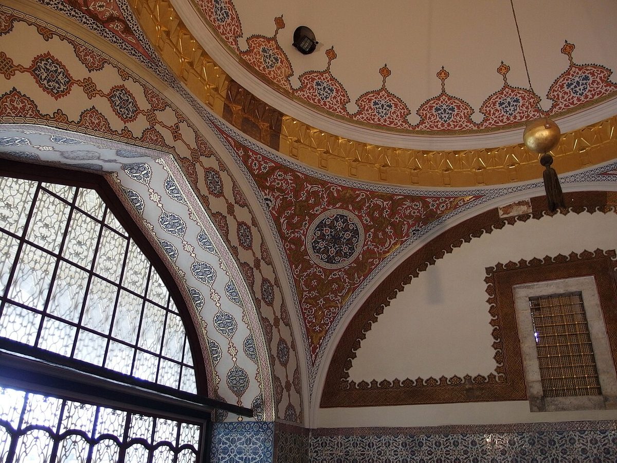Topkapı Sarayı'nın avlularından bir görünüm