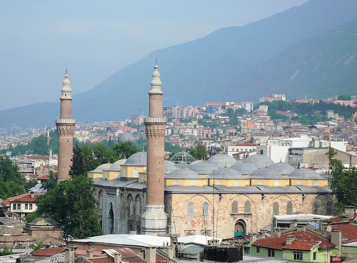Bursa Ulu Camii'nin dıştan görünümü