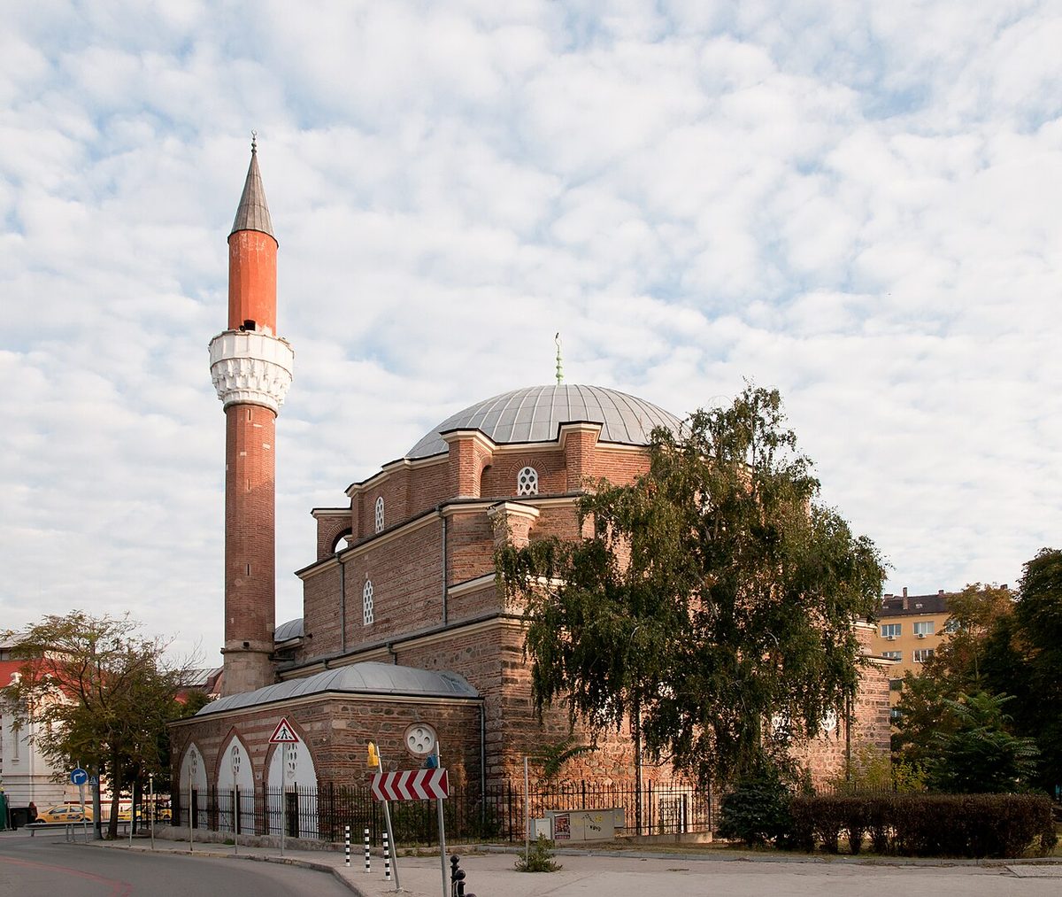 Sofya'nın merkezindeki Banyabaşı Camii