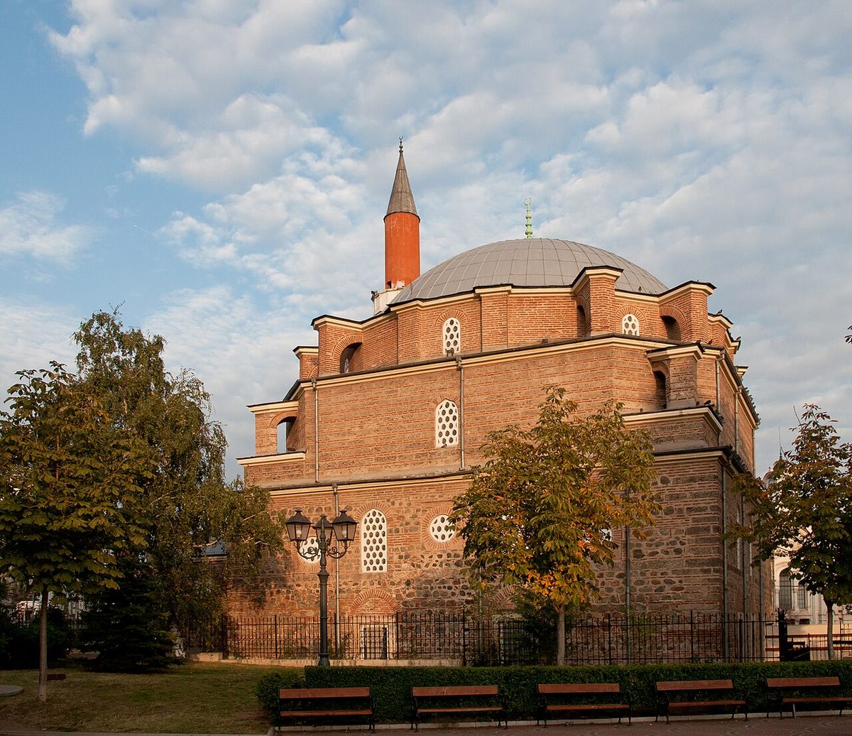Banyabaşı Camii'nin kubbesi ve çevresi