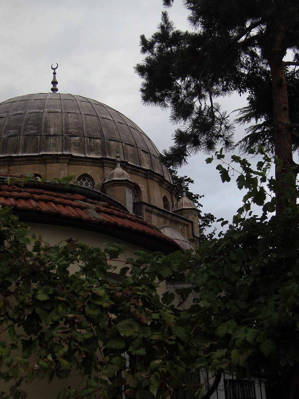 Boğaziçi kıyısındaki Bebek Camii