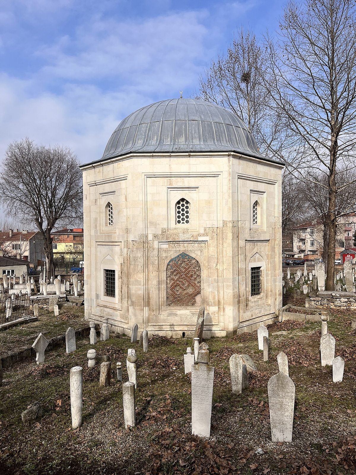 Edirne'deki Beylerbeyi türbesinin yakından görünümü