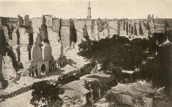 1882 bombardımanından sonra İskenderiye'deki Konsoloslar Meydanı