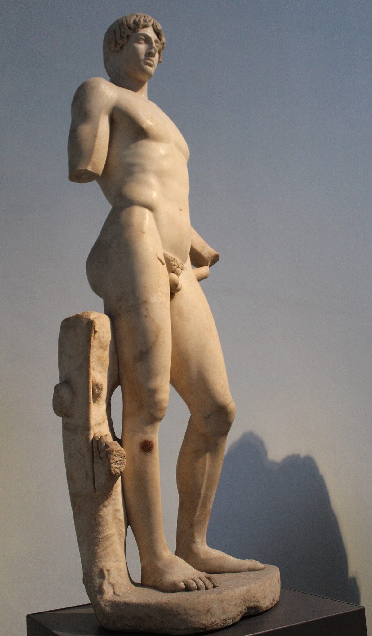 British Museum'daki Choiseul-Gouffier Apollon heykeli