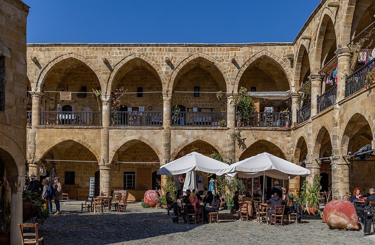 Lefkoşa'daki Büyük Han'ın avlusu