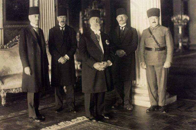 1924'te hilafetin kaldırılmasıyla ilgili bir fotoğraf