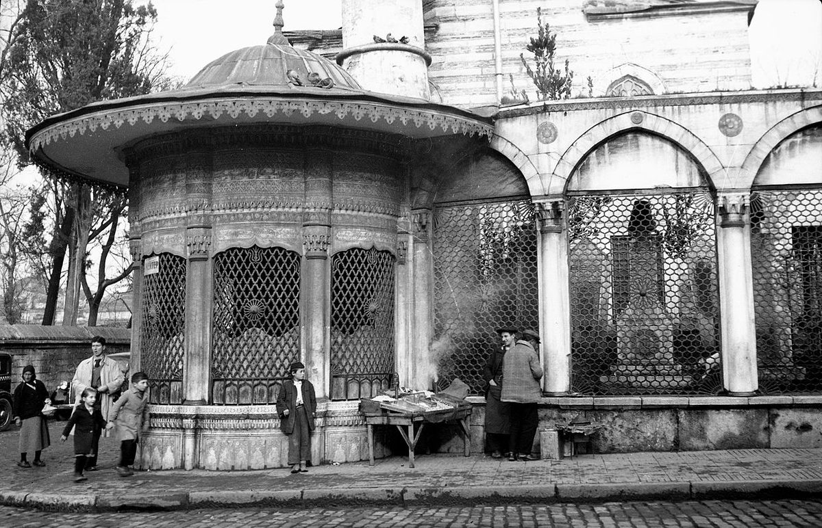 İstanbul Şehzadebaşı'ndaki Damat İbrahim Paşa Külliyesi