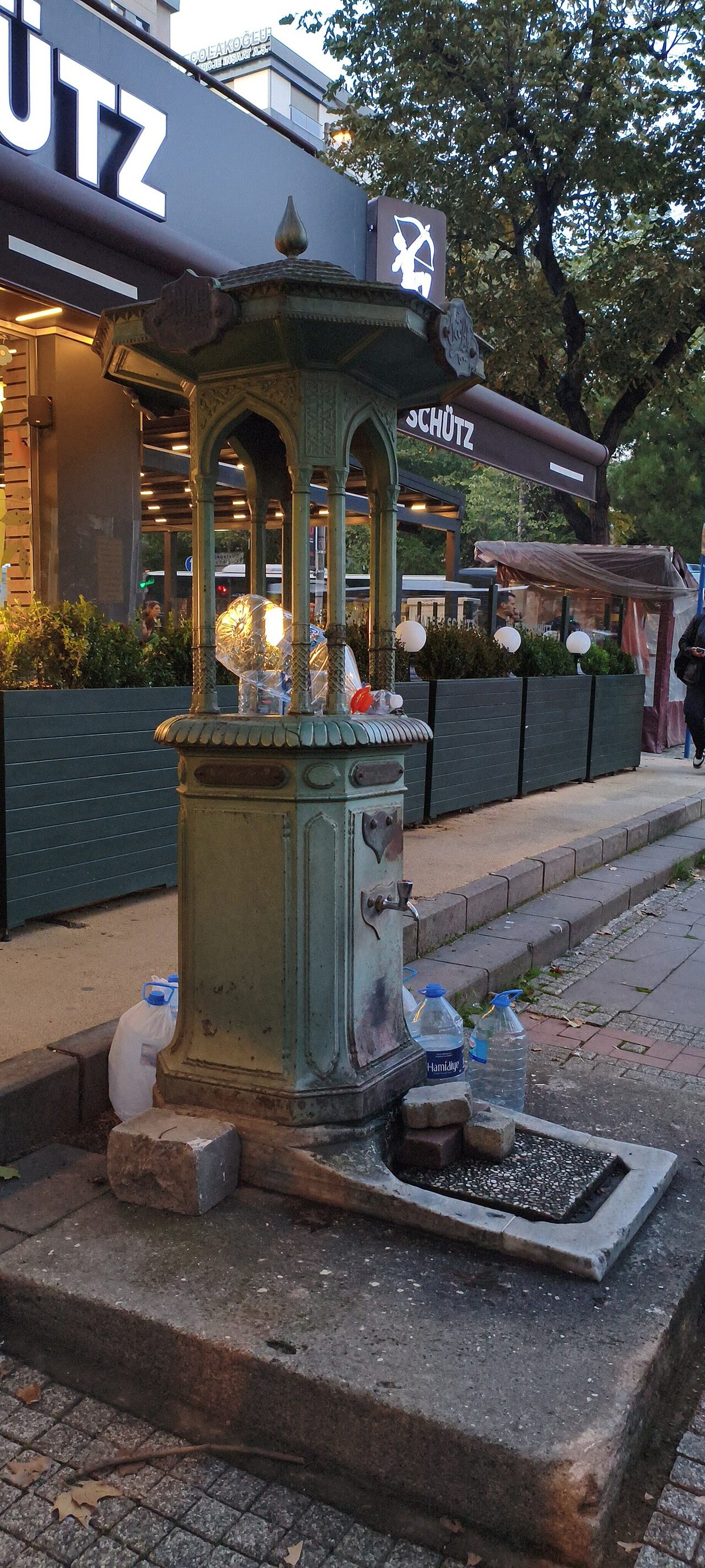 Göztepe'deki Şehremaneti Çeşmesi