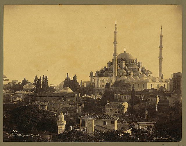 Fatih Camii'nin 1888-1910 yılları arasında çekilmiş fotoğrafı