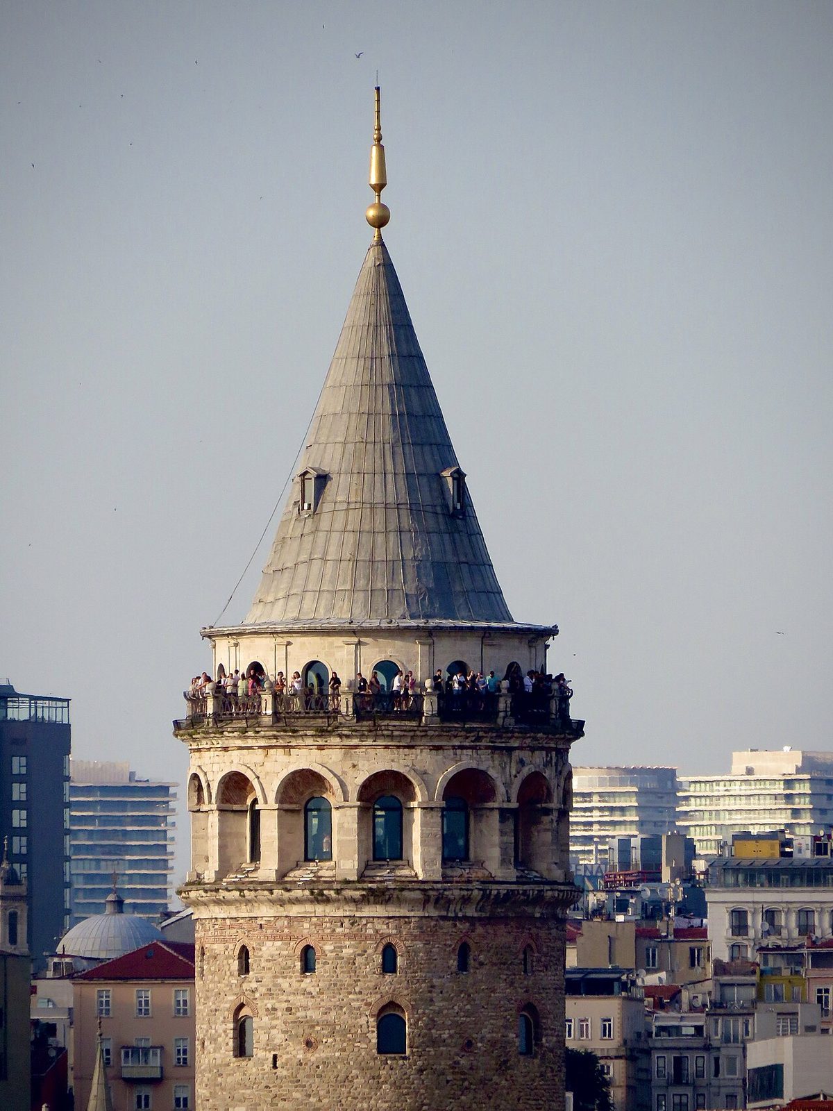 Uçuşun başladığı anlatılan Galata Kulesi