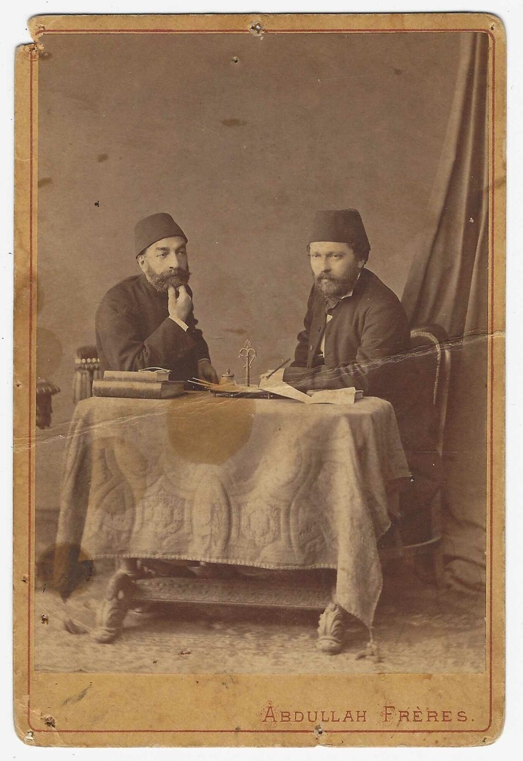 Yeni Osmanlılar'ın önde gelen isimleri Ziya Paşa ve Namık Kemal'in birlikte fotoğrafı