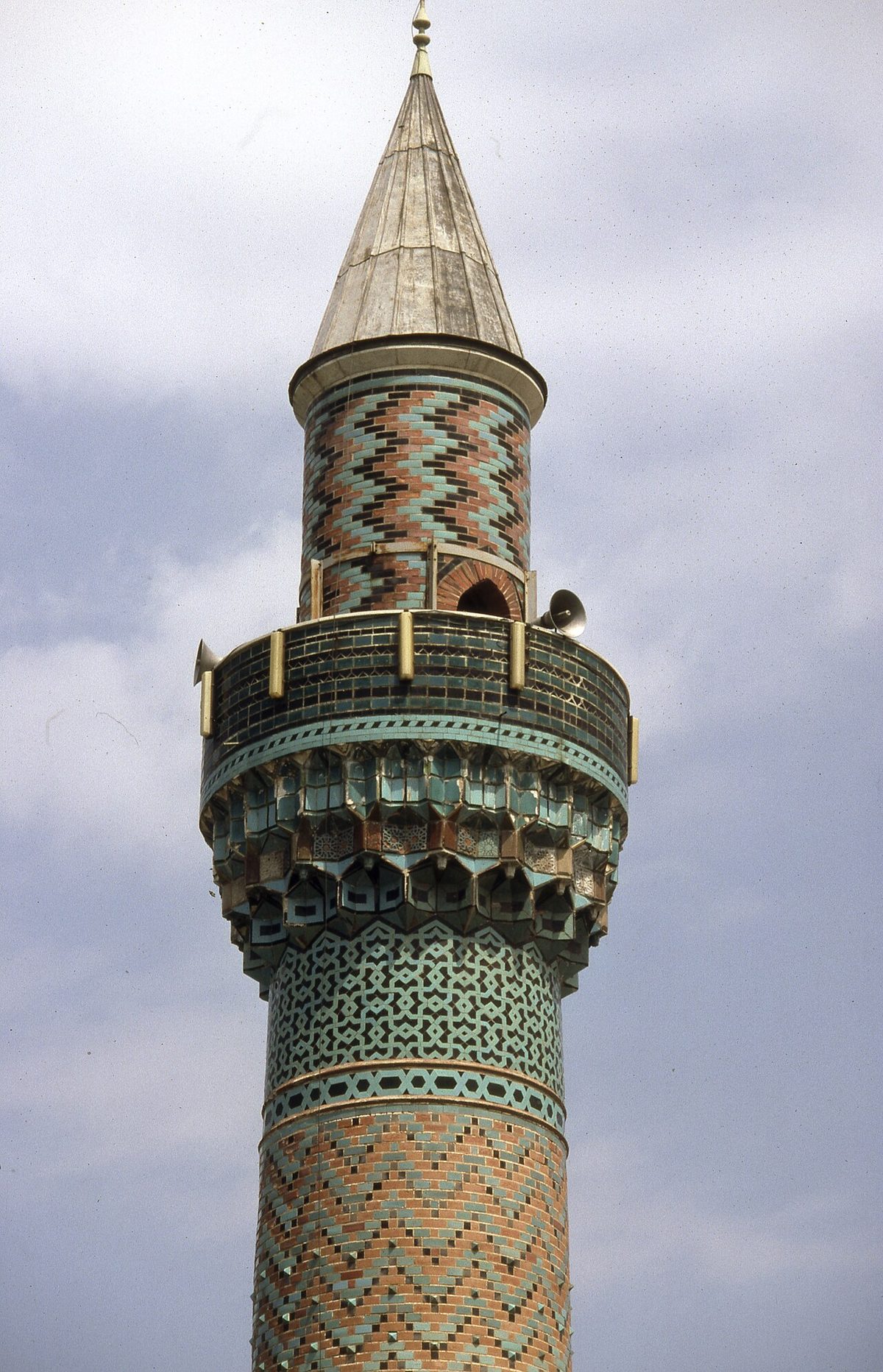 İznik'teki Yeşil Cami'nin dış görünüşü