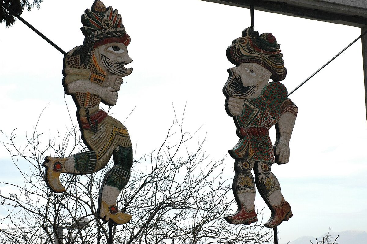 Bursa'daki Karagöz ve Hacivat anıtı