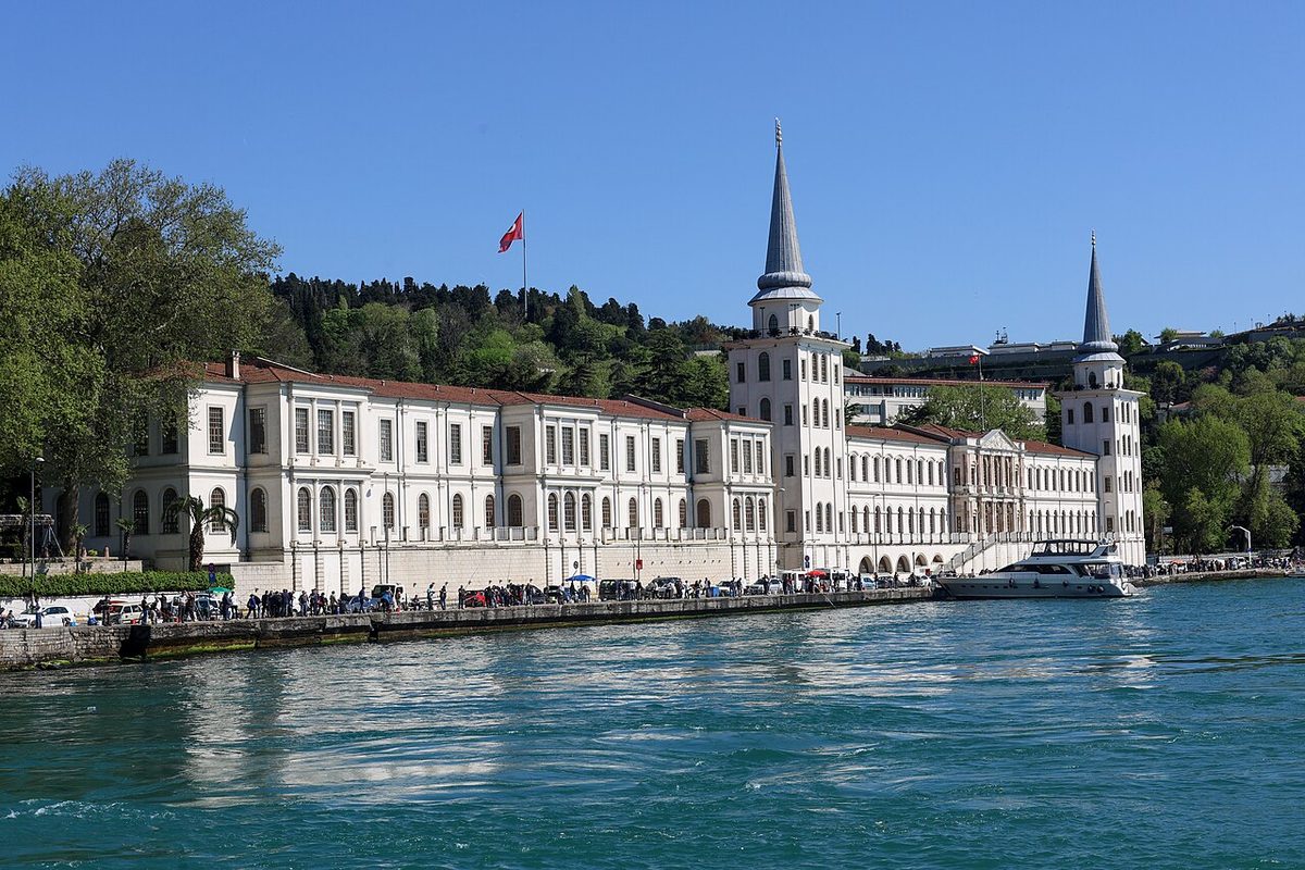 Boğaz kıyısındaki Kuleli binasının 2024'teki görünümü