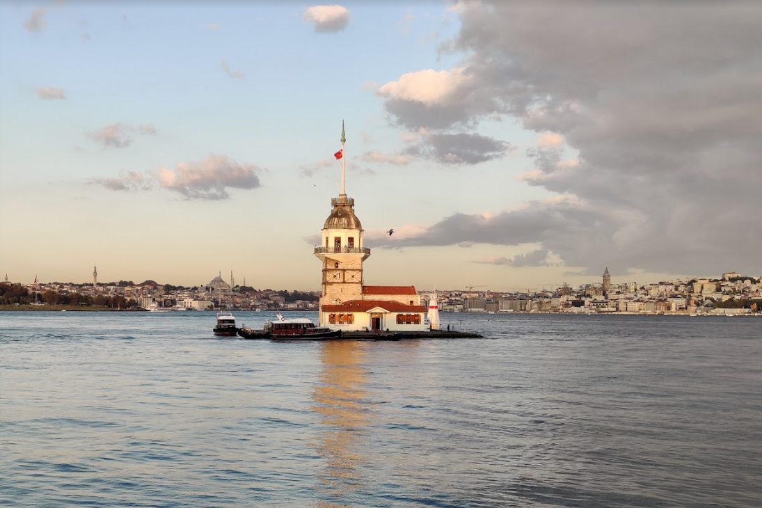 İstanbul Boğazı'ndaki Kız Kulesi