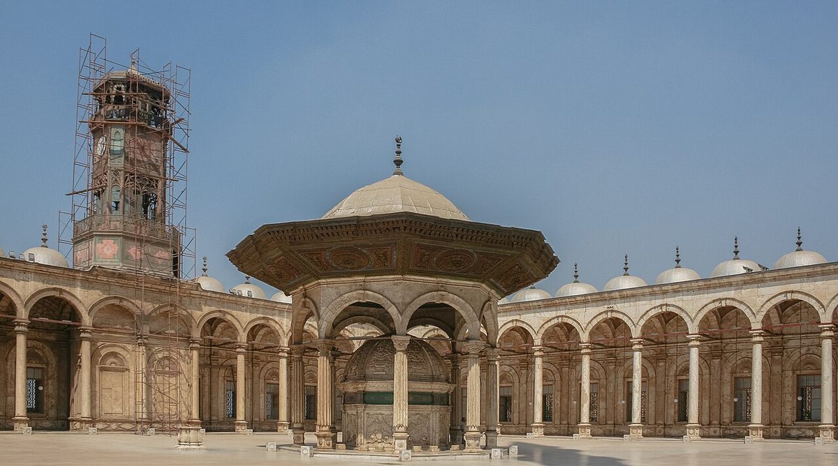 Kahire Kalesi'ndeki Mehmed Ali Paşa Camii'nin dış görünüşü