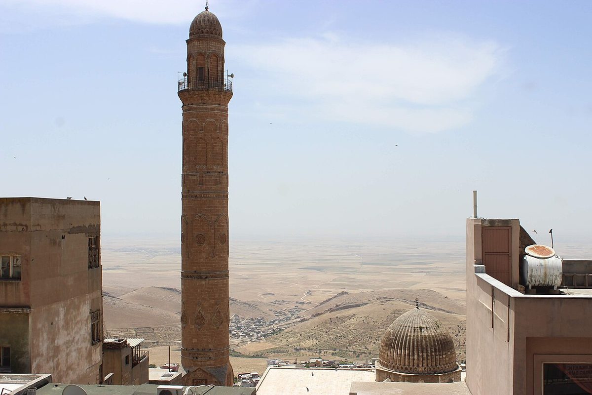 Mardin'in eski şehrindeki minareler