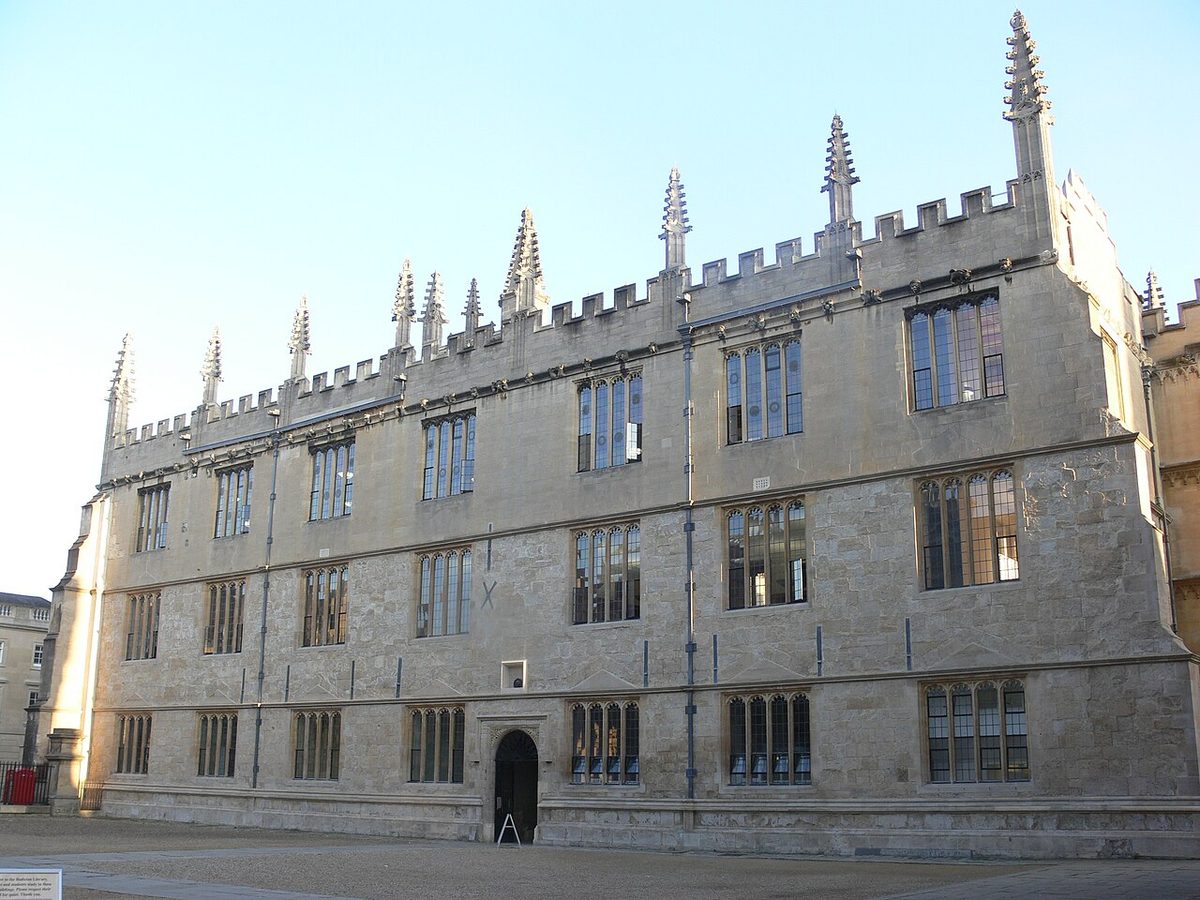 Oxford'daki Bodleian Kütüphanesi'nin cephesi