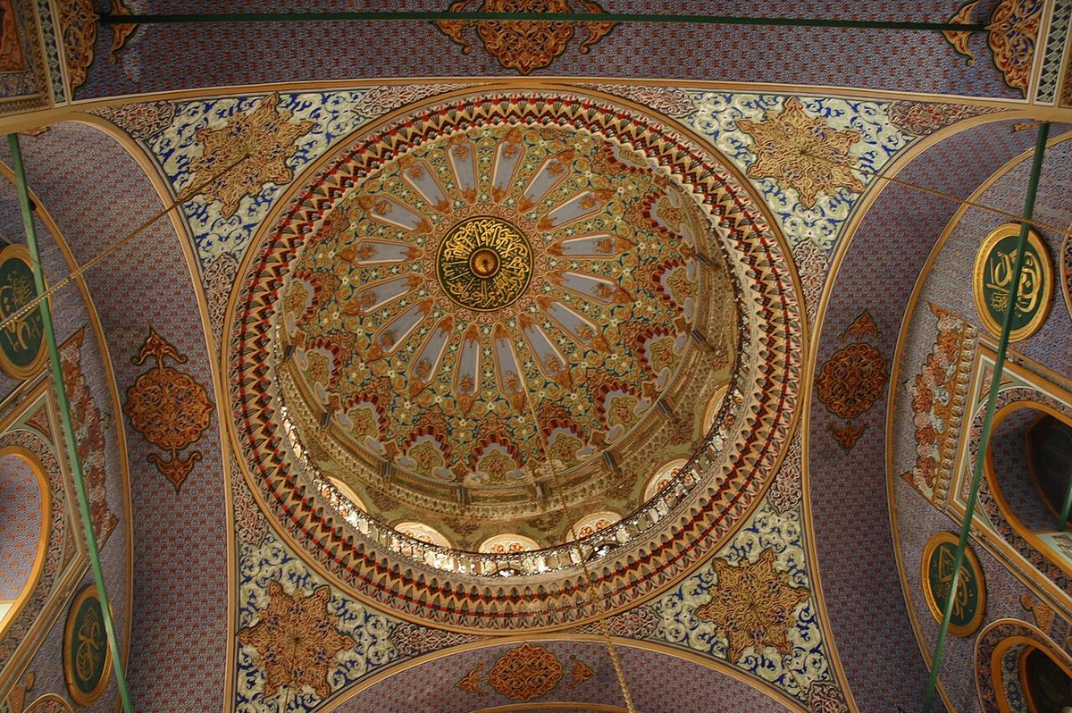 Caminin minareleri ve çevresi