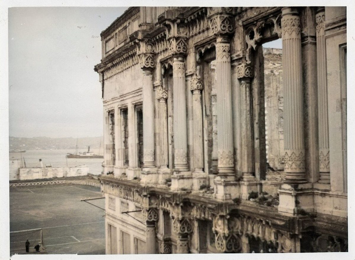 Çırağan Sarayı'nın renklendirilmiş bir başka eski fotoğrafı