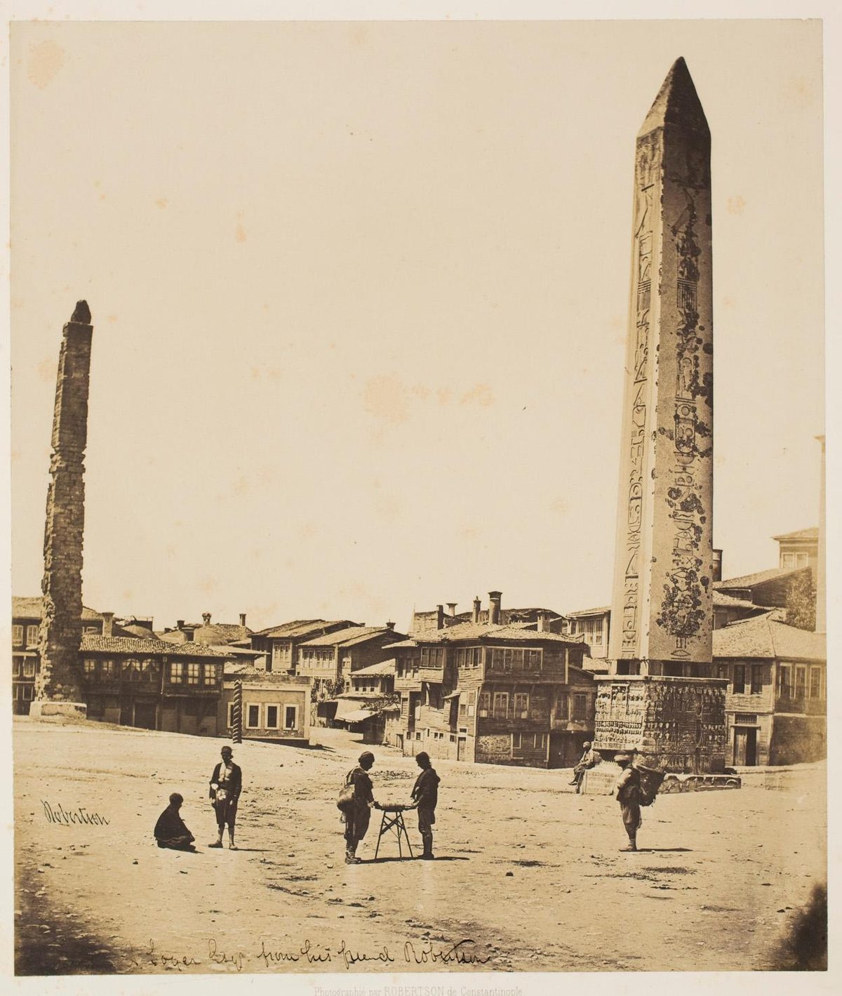 Serginin kurulduğu At Meydanı'ndaki dikilitaş, 1854 dolayı