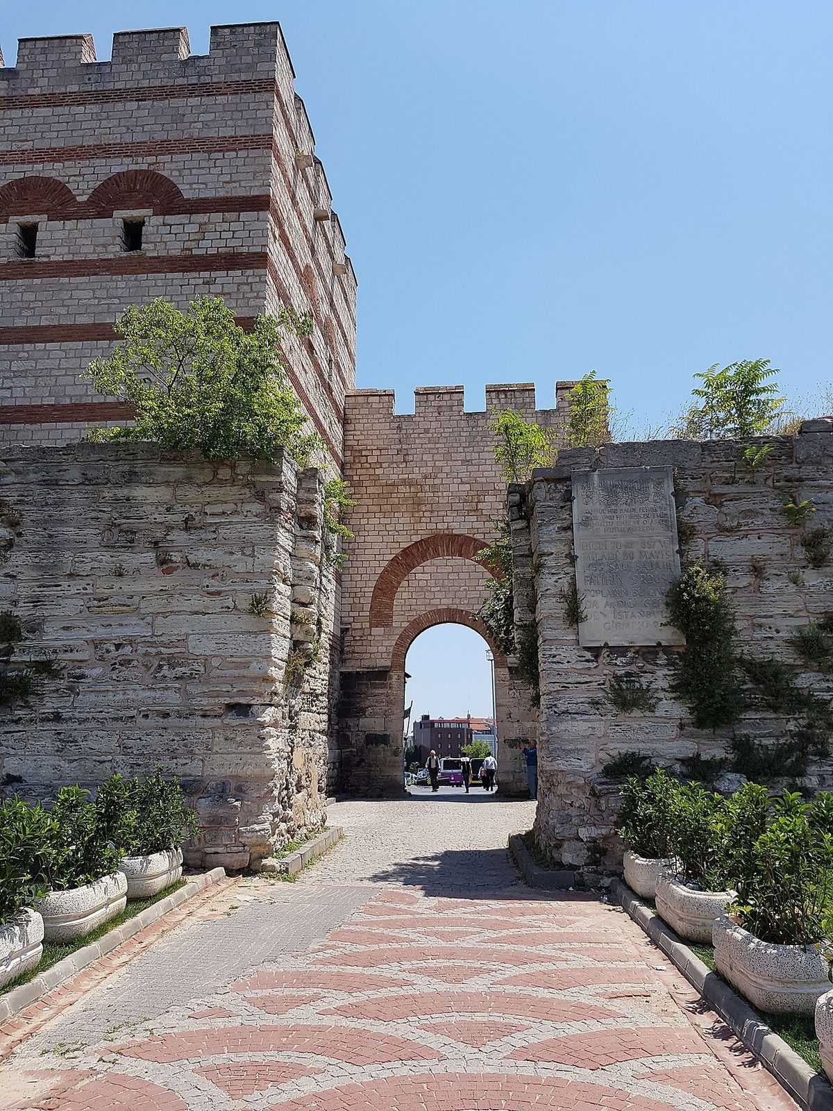 Theodosius surlarındaki Topkapı, eski adıyla Romanos Kapısı