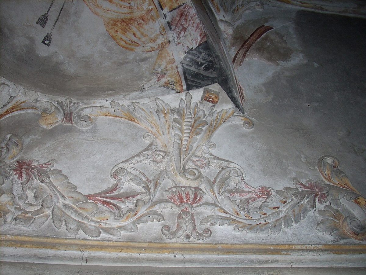 Tombul Camii'nin avlusu ve şadırvanı