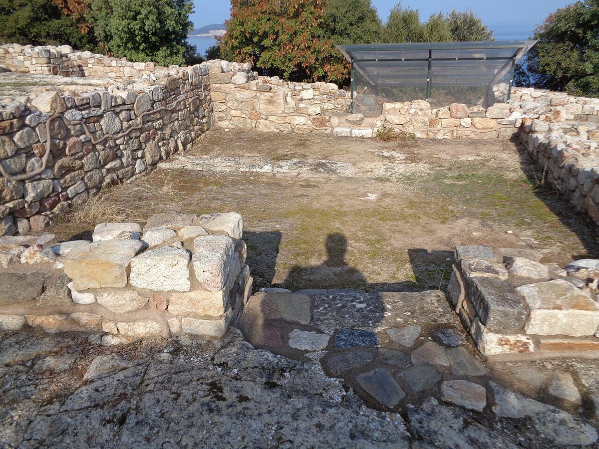 Sidrekapsı maden bölgesinin yakınındaki antik Stagira kalıntıları