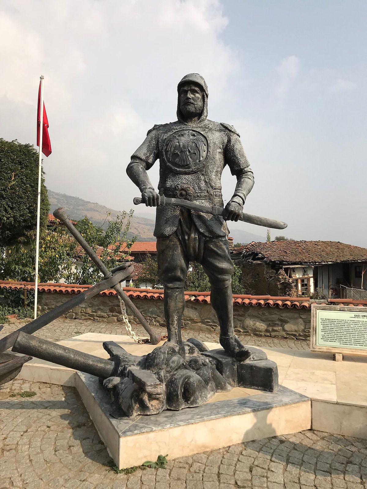 Birgi'deki Umur Bey heykeli