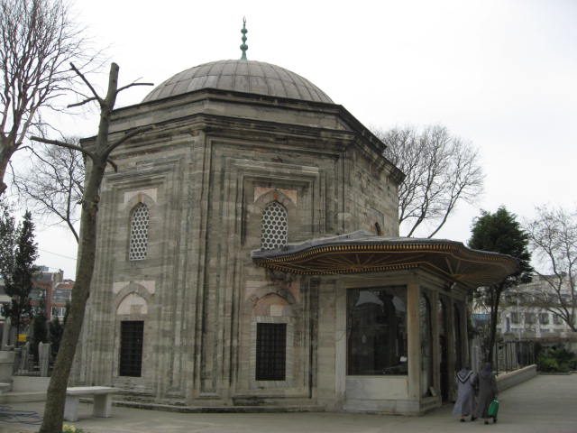İstanbul Beyazıt'taki II. Bayezid Türbesi