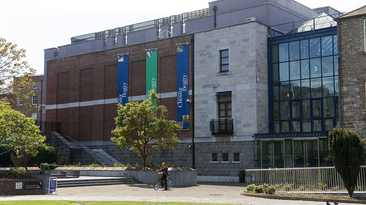Dublin Kalesi'ndeki Chester Beatty Kütüphanesi binası