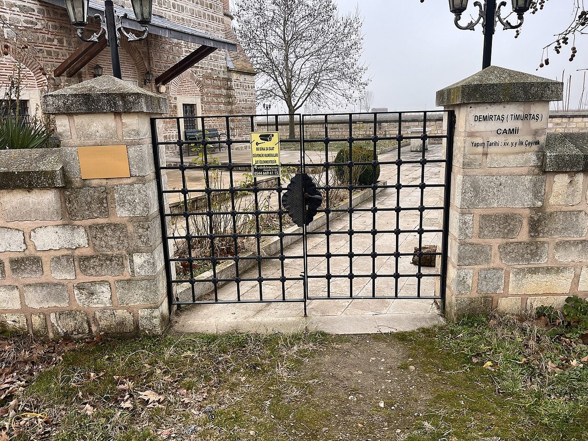 Timurtaş Paşa adını taşıyan caminin görünümü