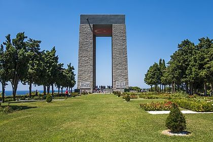 Çanakkale Şehitleri Anıtı