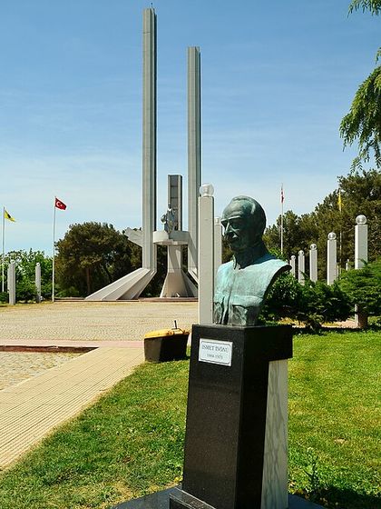 Lozan Anıtı